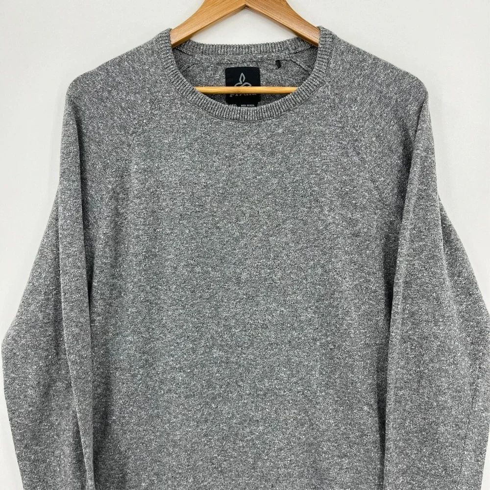 prAna Organic Cotton Knit Sweater Men's M Gray Crew Neck Pullover Logo